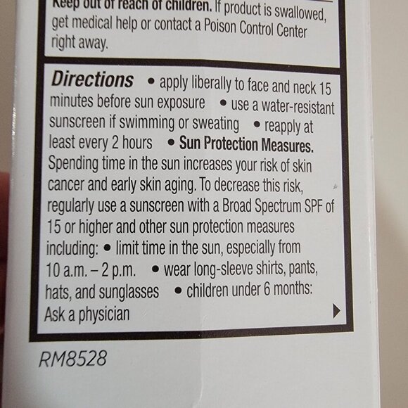 EltaMD UV Clear SPF46 Sunscreen For Acne and Rosacea Tinted, Untinted, Deep Tint - Picture 9 of 12